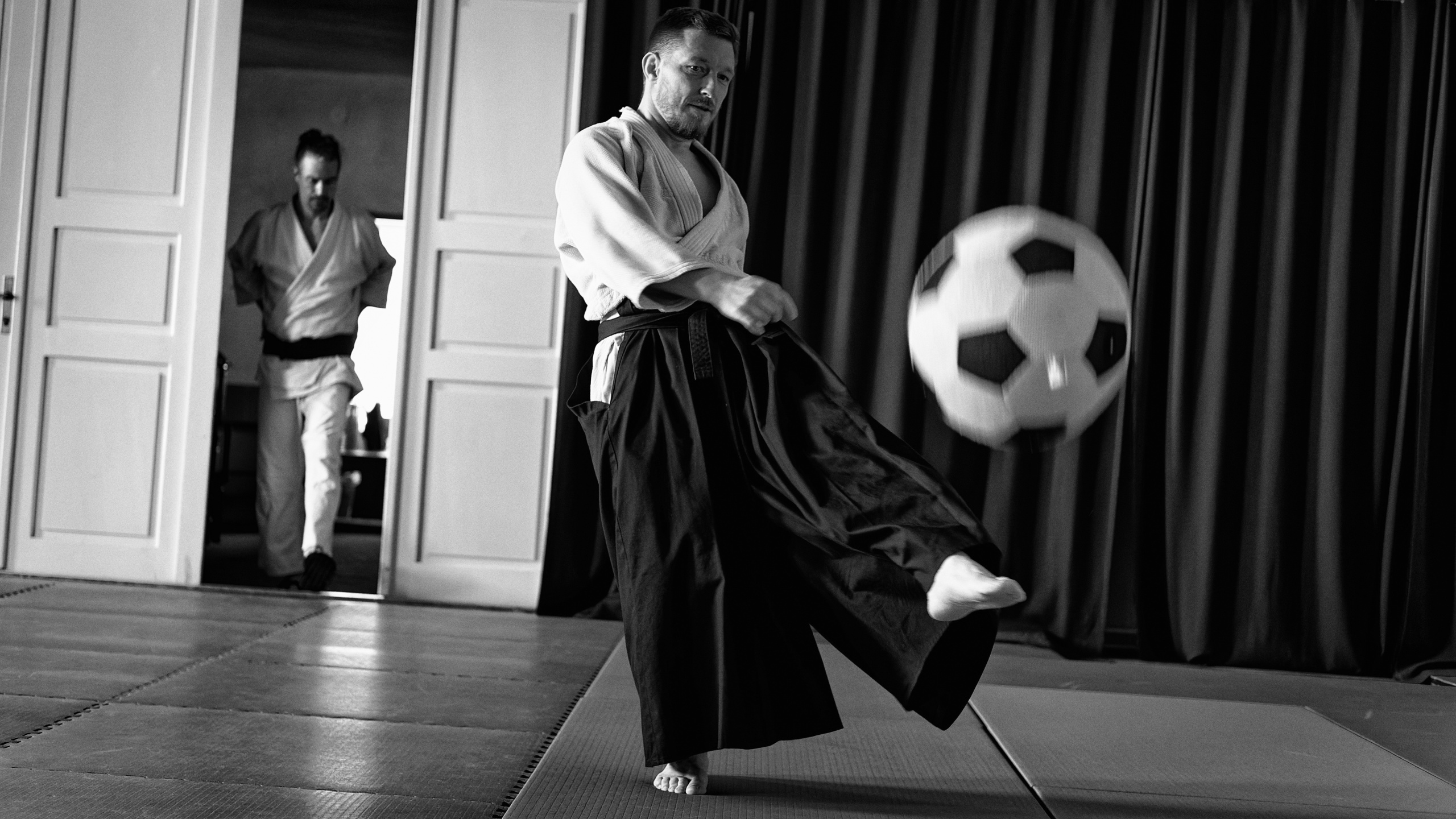 Letní škola Aikido — hravost o přestávce mezi tréninky